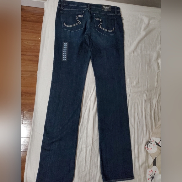 Rock & Republic Flared Jeans - Picture 2 of 5